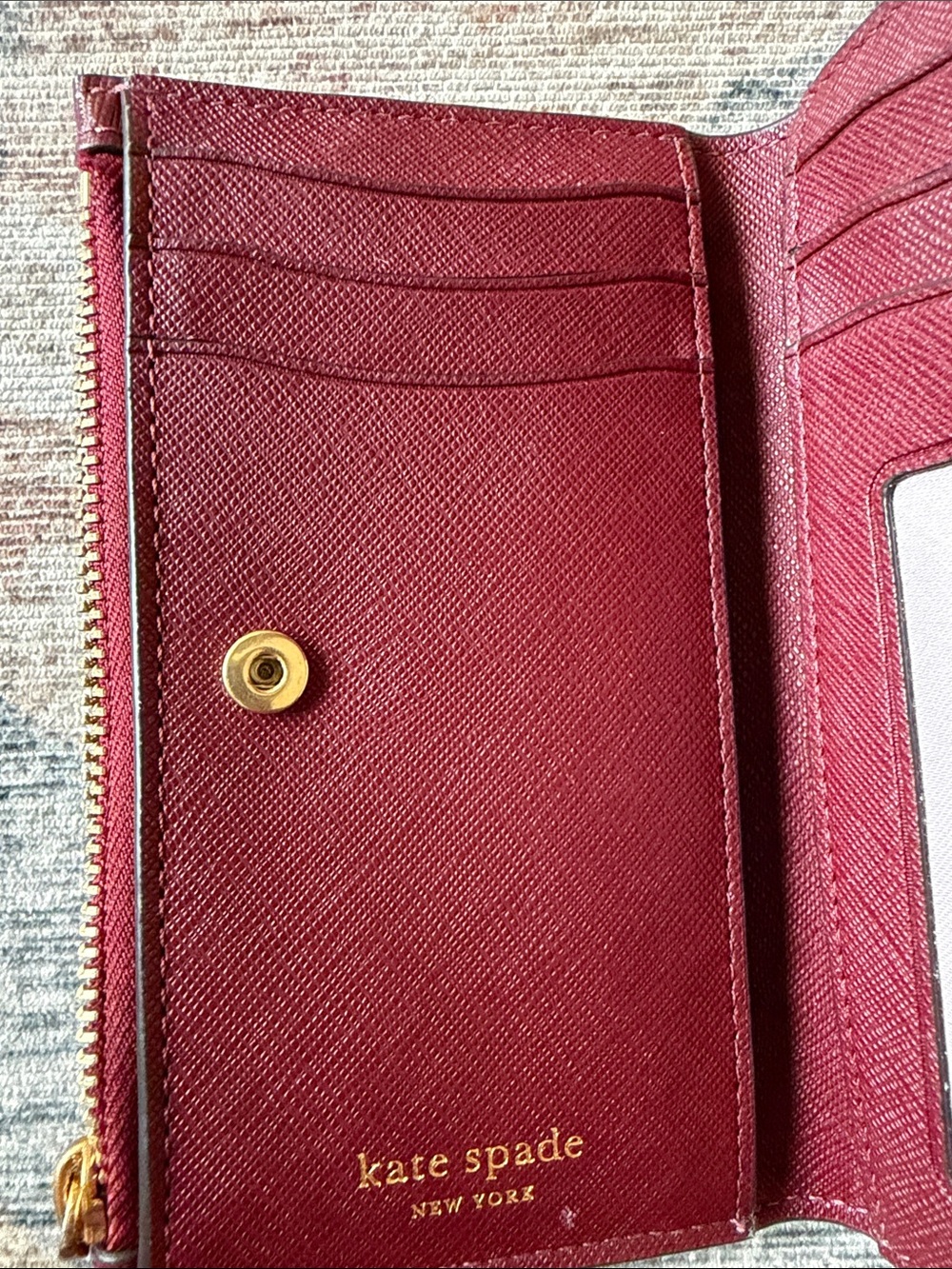 kate spade burgundy bow zip cardholder with gold hardware - Picture 6 of 8